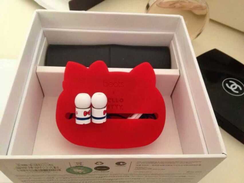 urBeats Hello Kitty Special Edition